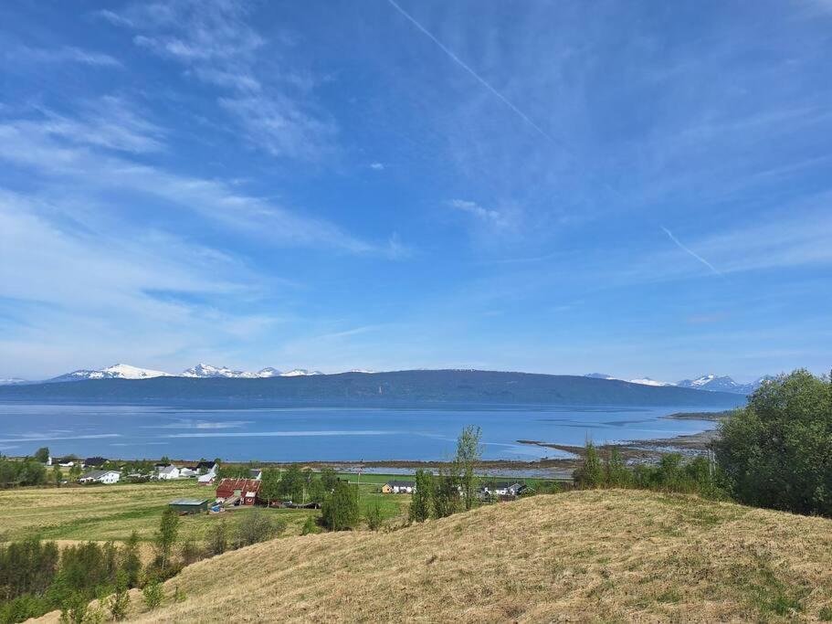 Privat Leilighet Pa Gard Med Badstue Og Nordlys Narvik Luaran gambar