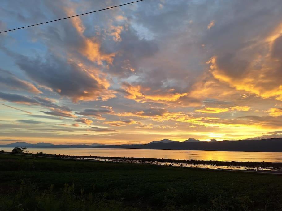 Privat Leilighet Pa Gard Med Badstue Og Nordlys Narvik Luaran gambar