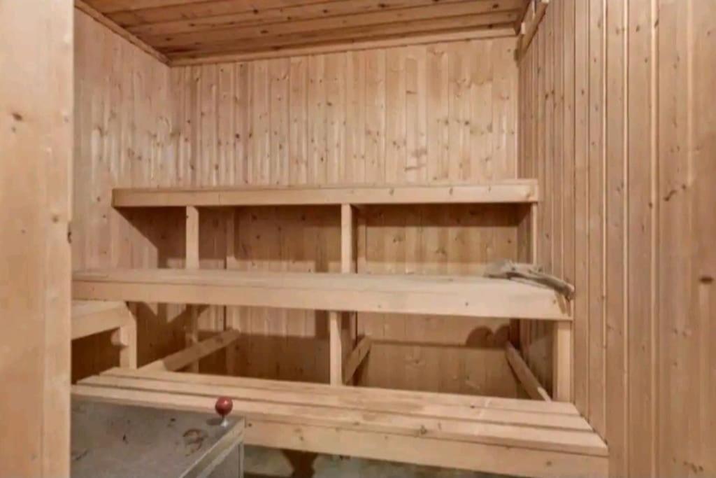 Privat Leilighet Pa Gard Med Badstue Og Nordlys Narvik Luaran gambar